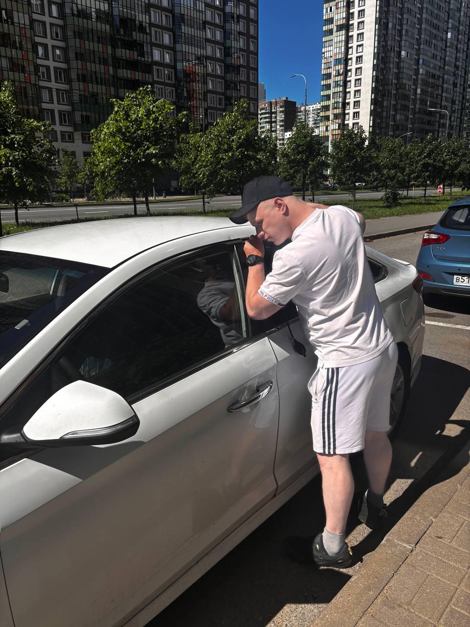 Вскрытие автомобиля без повреждений в Рощино
